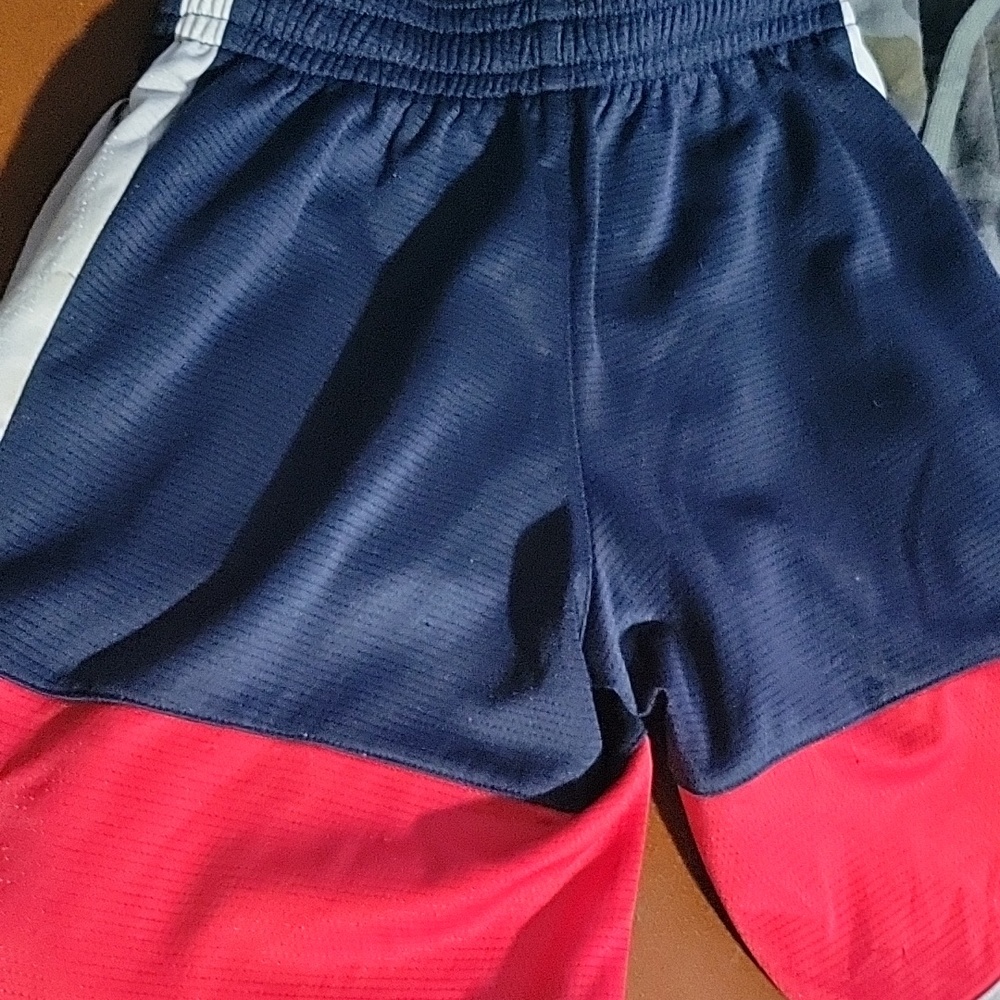 8 Pairs Of Boys Shorts - Picture 14 of 16